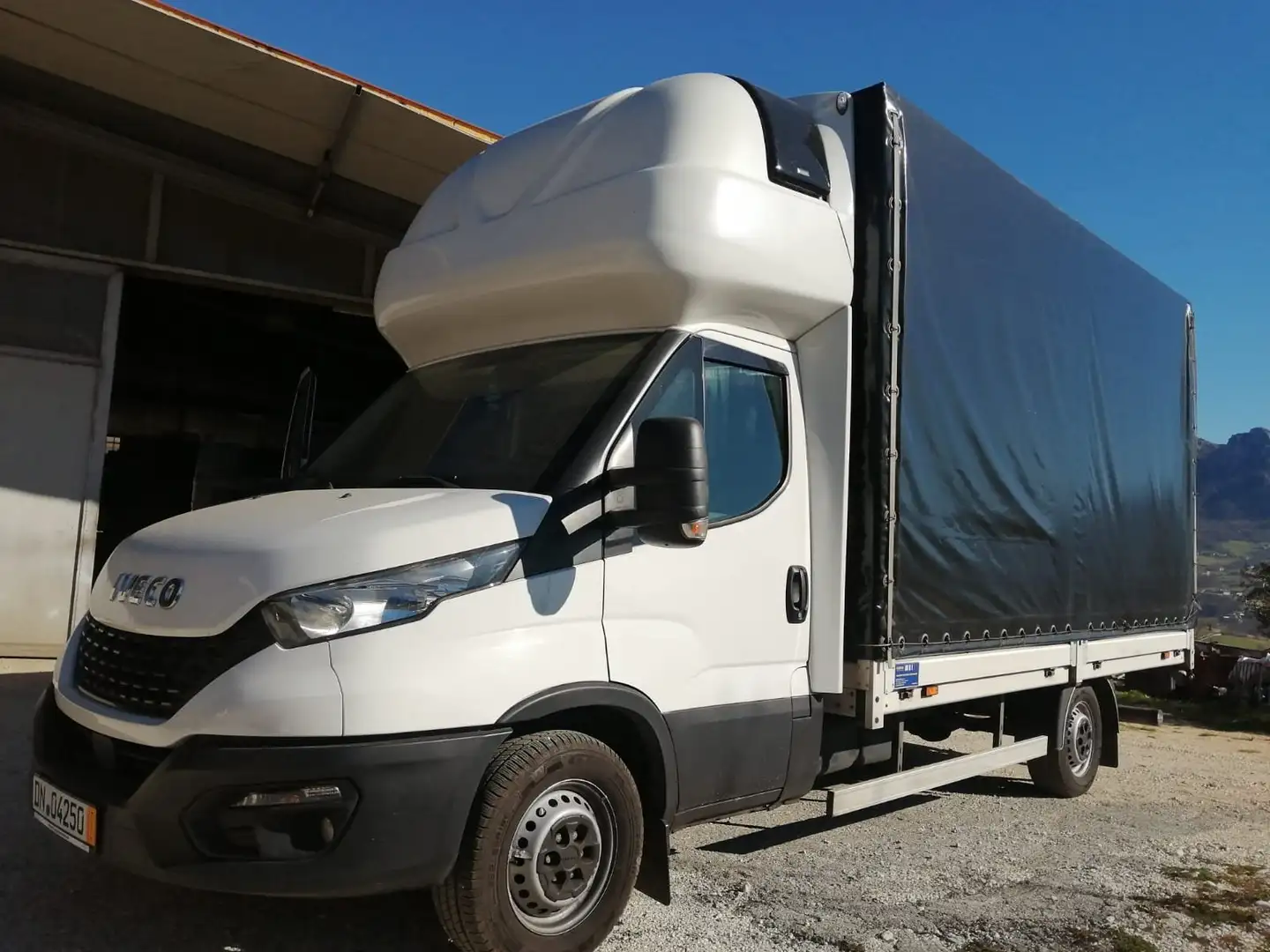 Iveco Daily 35S18 Blanc - 1