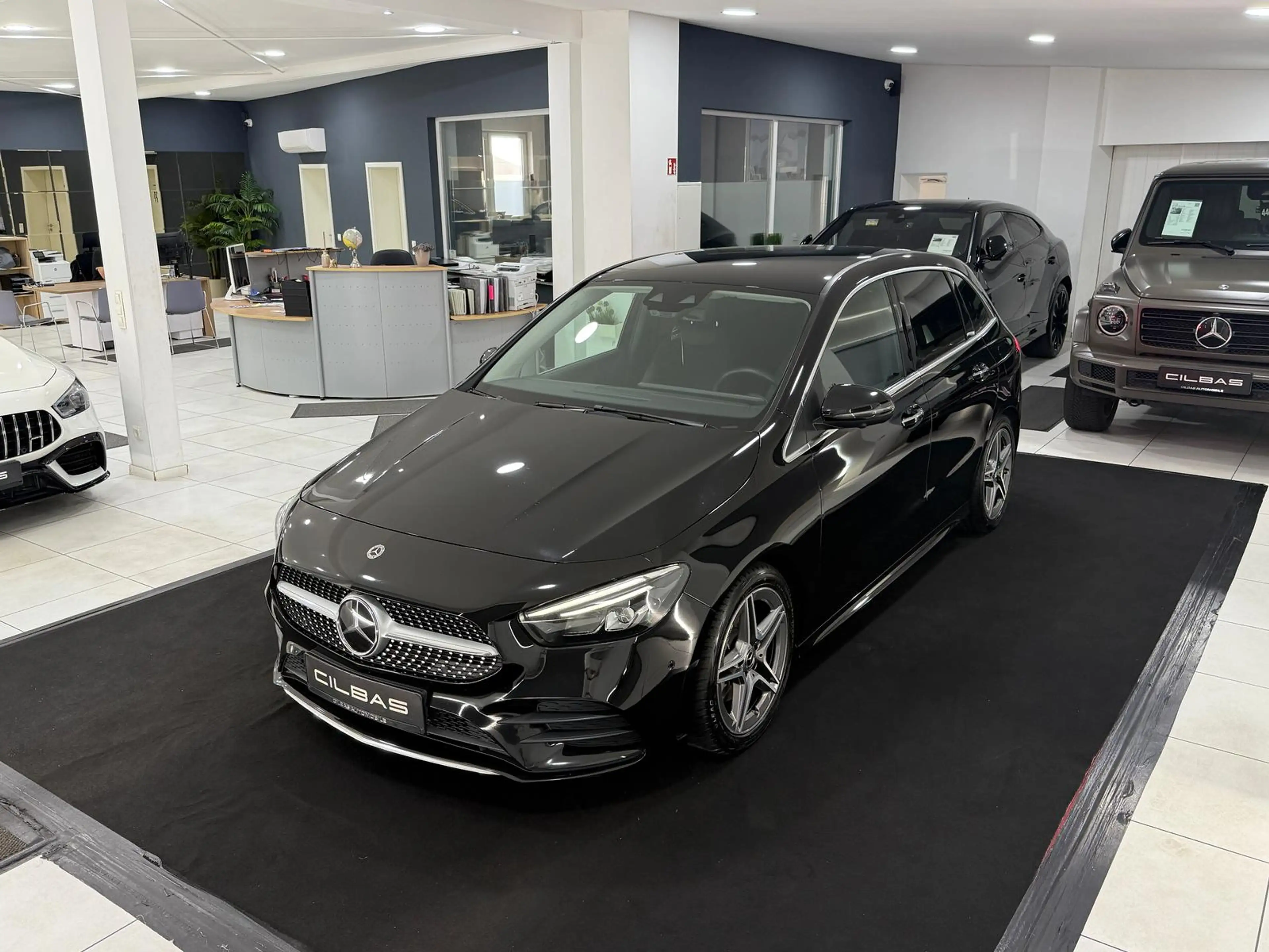 Mercedes-Benz B 220 d 8G AMG-LINE*DISTR*360*MEMORY*WIDE*LED*