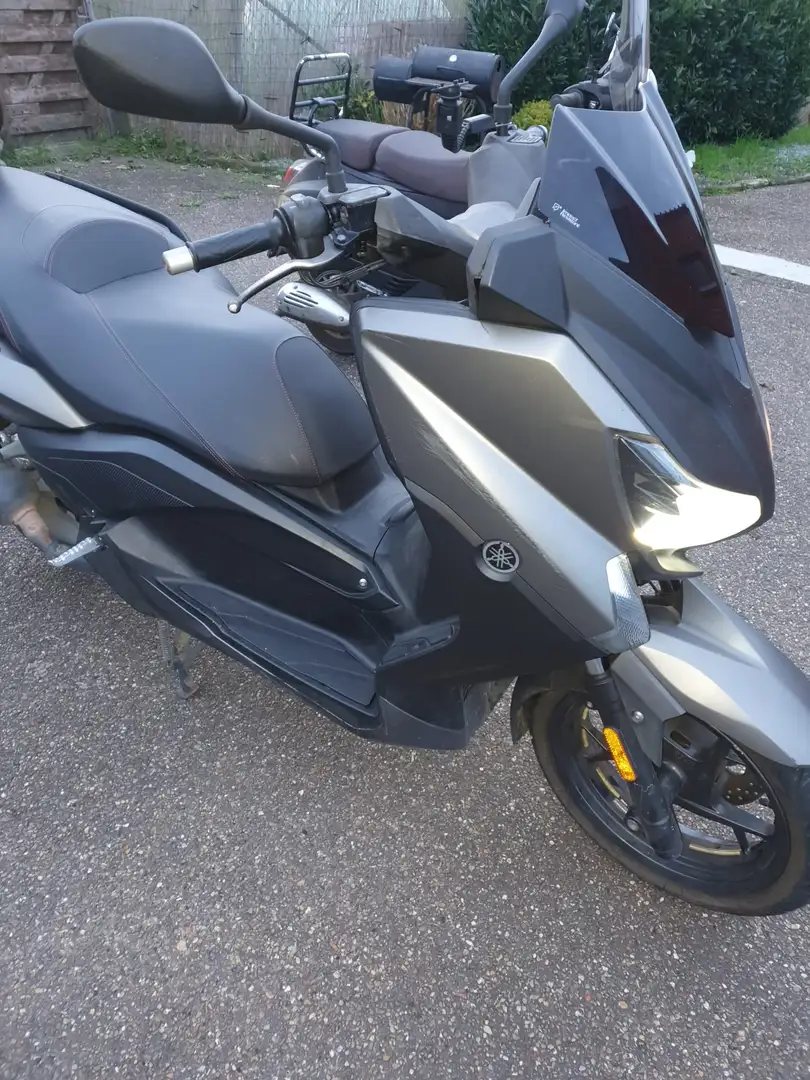 Yamaha X-Max 125 Zwart - 2