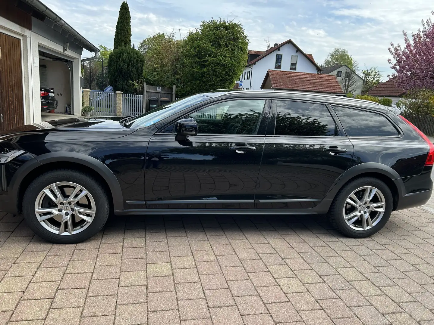 Volvo V90 Cross Country D5 AWD Geartronic - 2