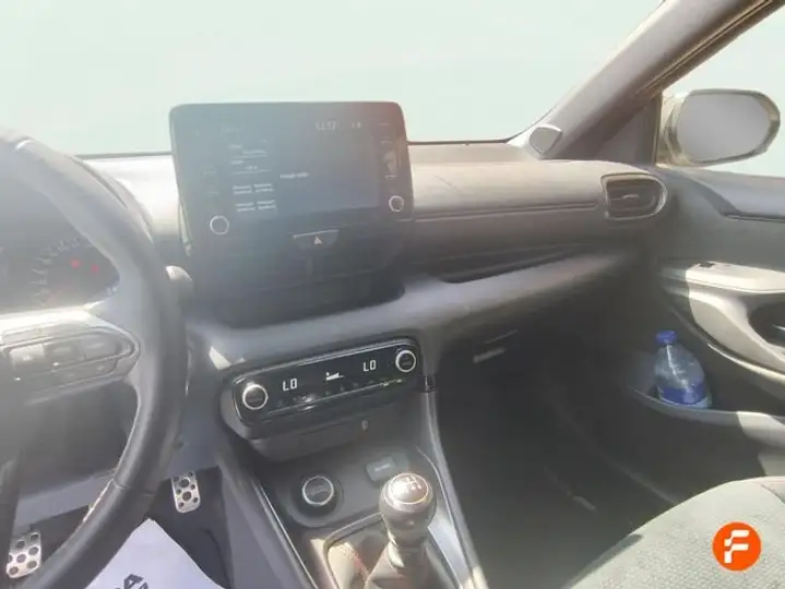 Toyota Yaris 2022, foto 11