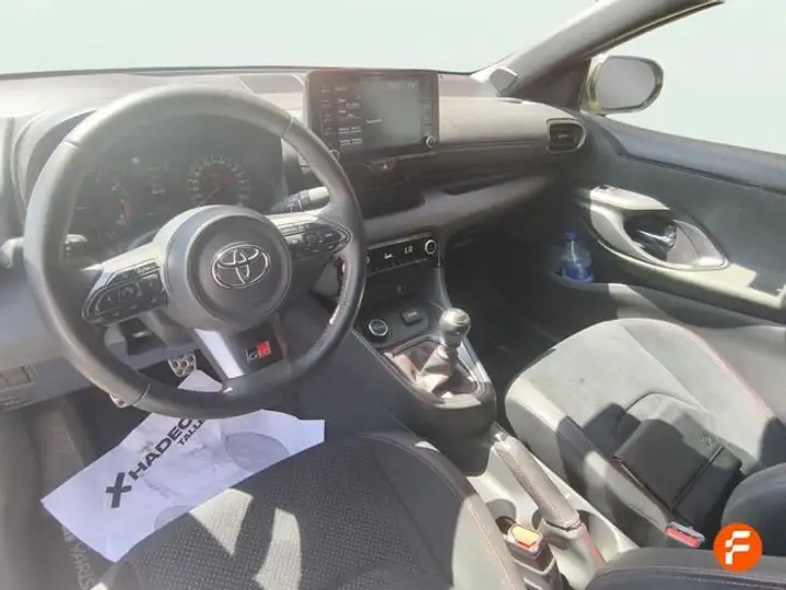 Toyota Yaris 2022, foto 9