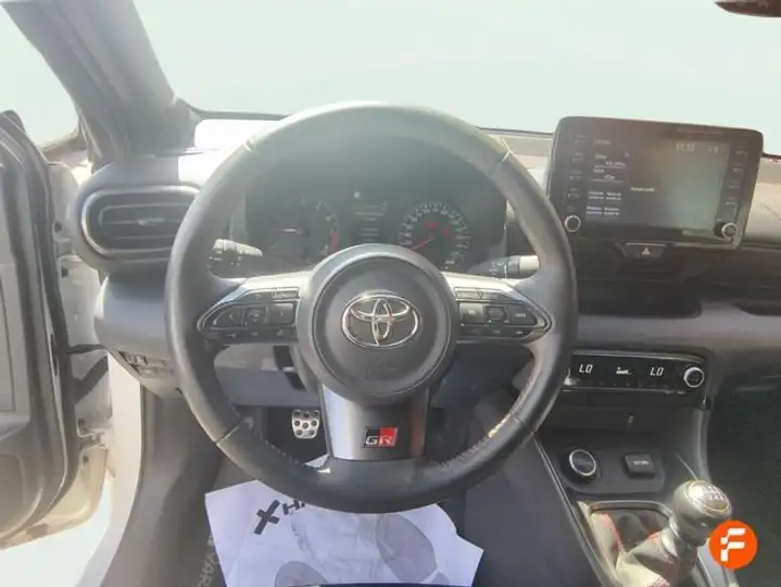 Toyota Yaris 2022, foto 10