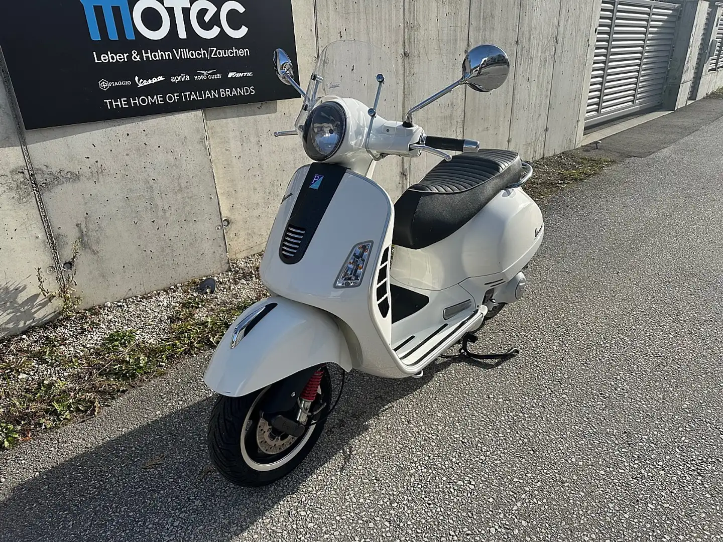 Vespa GTS 300 Super - 2