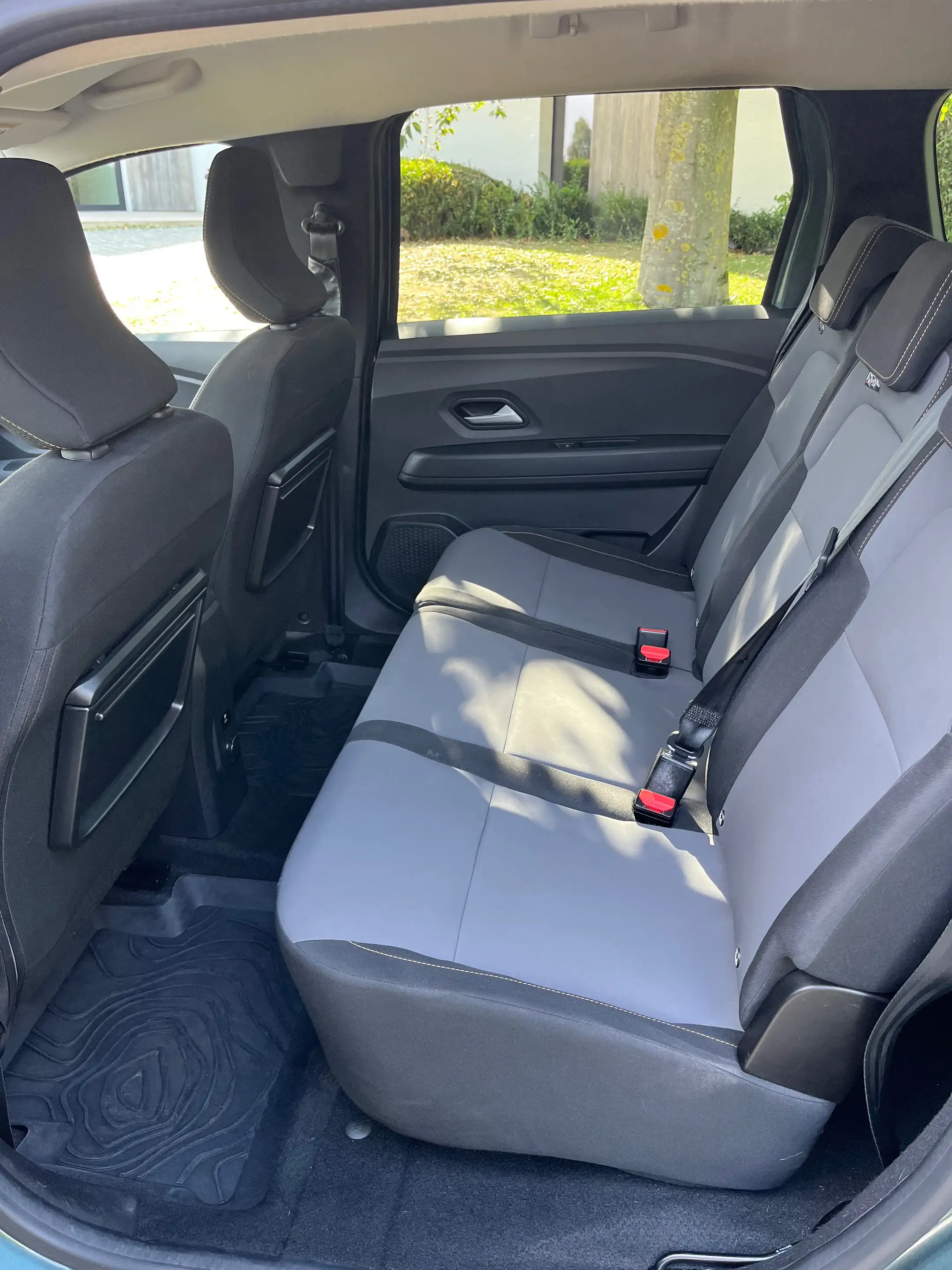 Dacia Jogger 1.0 TCe Extreme 5pl./1eignr/38200km/Carplay/Camera/Led/Cruise/Clima... — photo 14