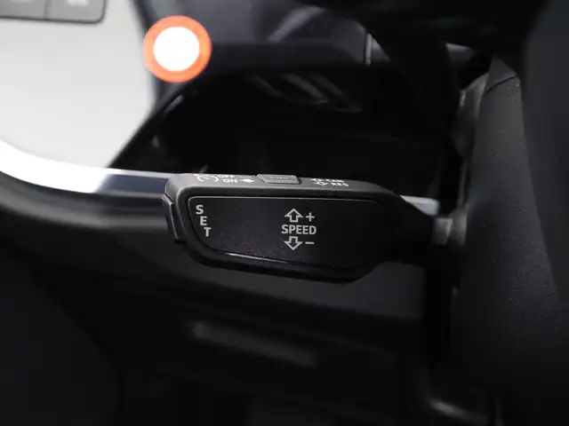 Audi Q3 view 14