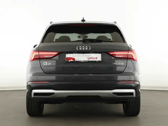Audi Q3 view 6