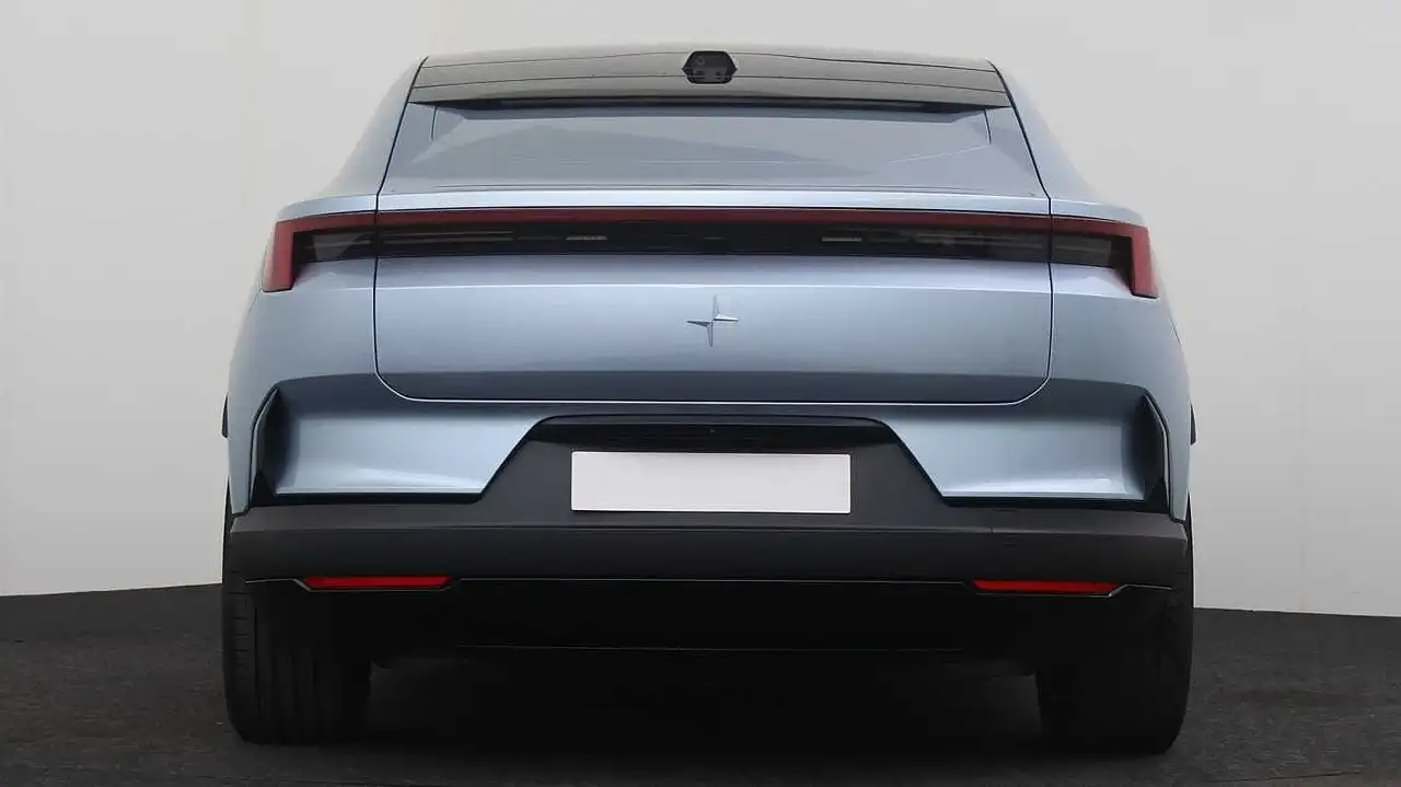 Polestar 4 2025