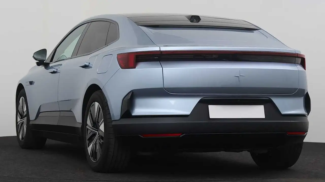 Polestar 4 2025