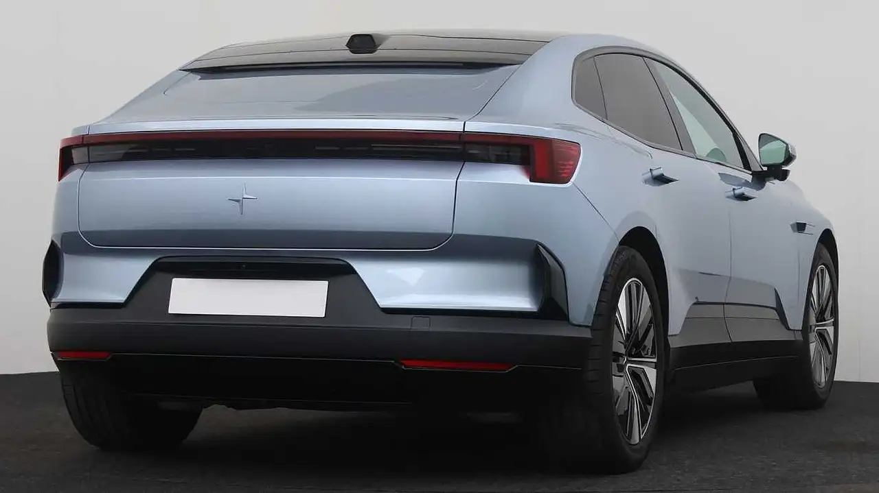 Polestar 4 2025