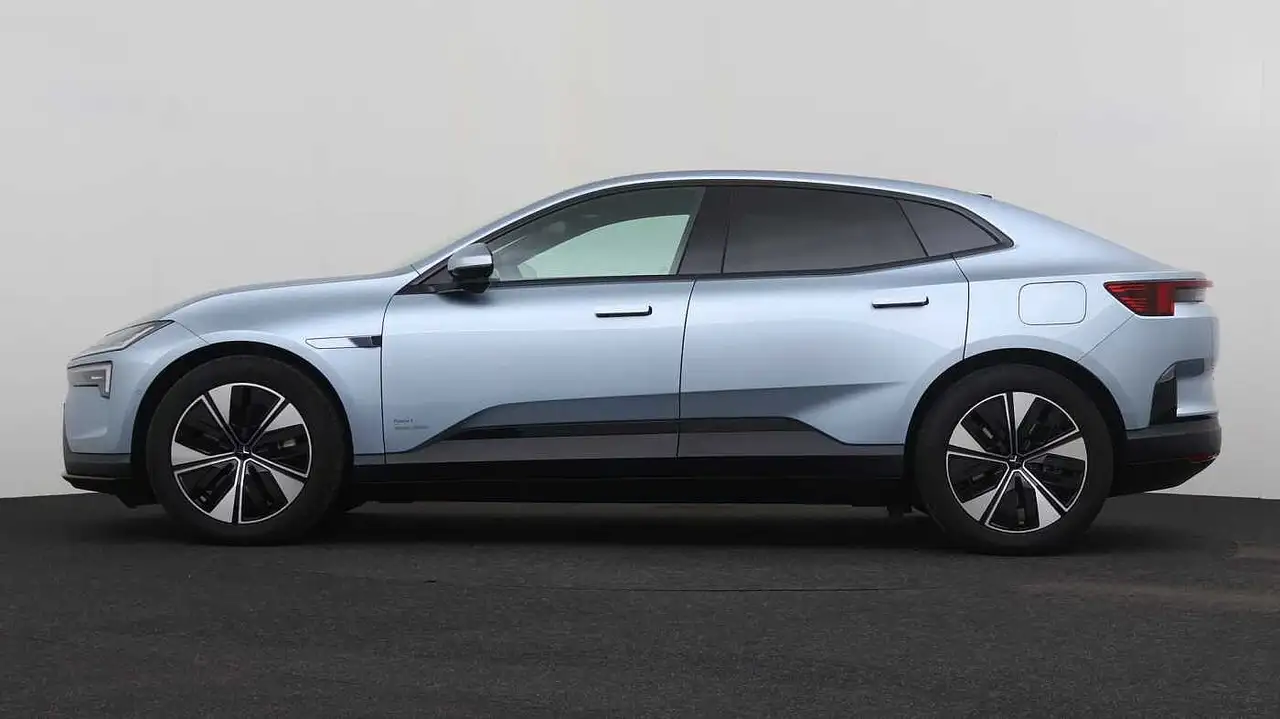 Polestar 4 2025