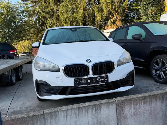 BMW 220 2er Active Tourer 220i Active Tourer Aut. Advantage