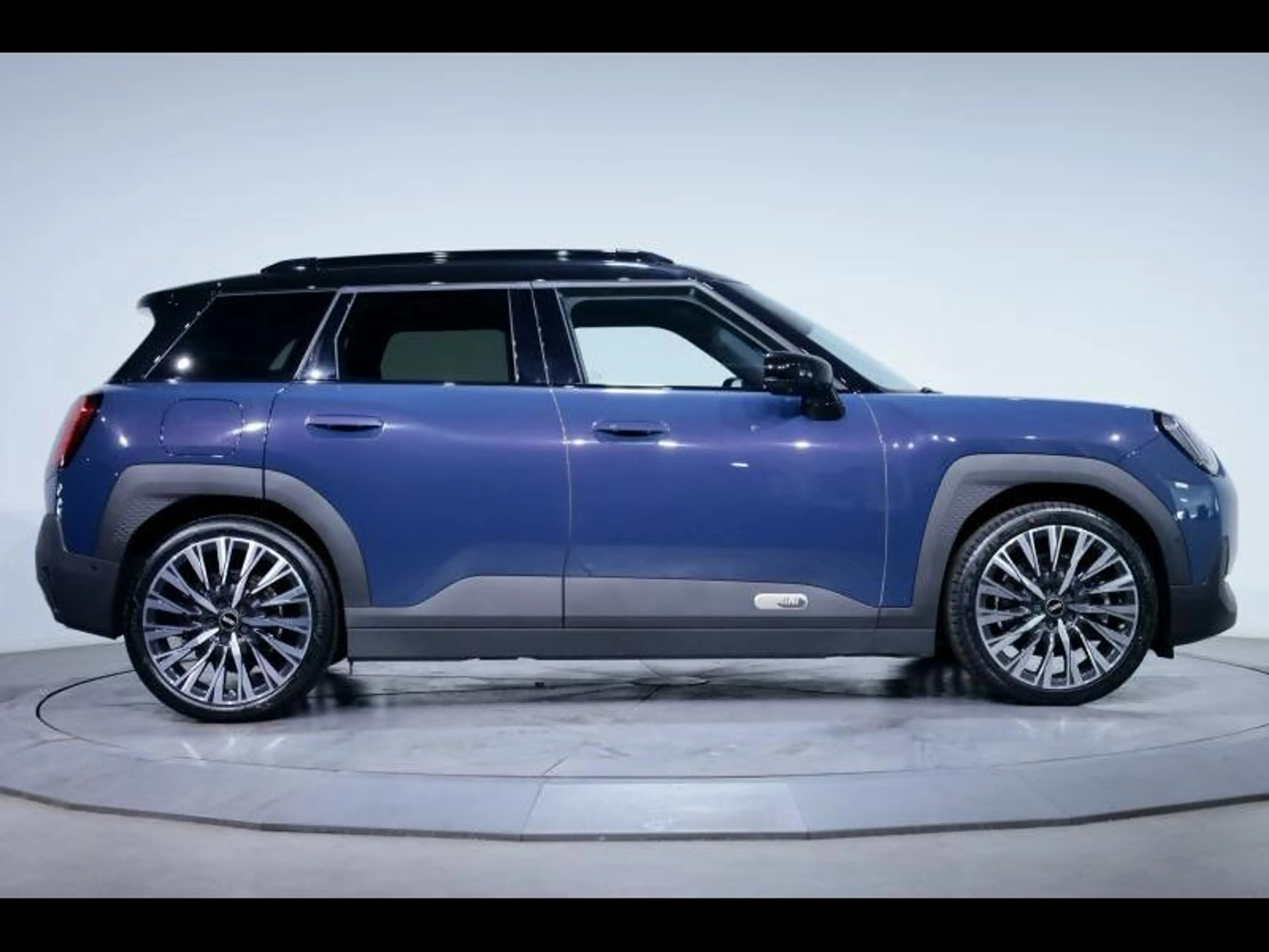 MINI Aceman — photo 3