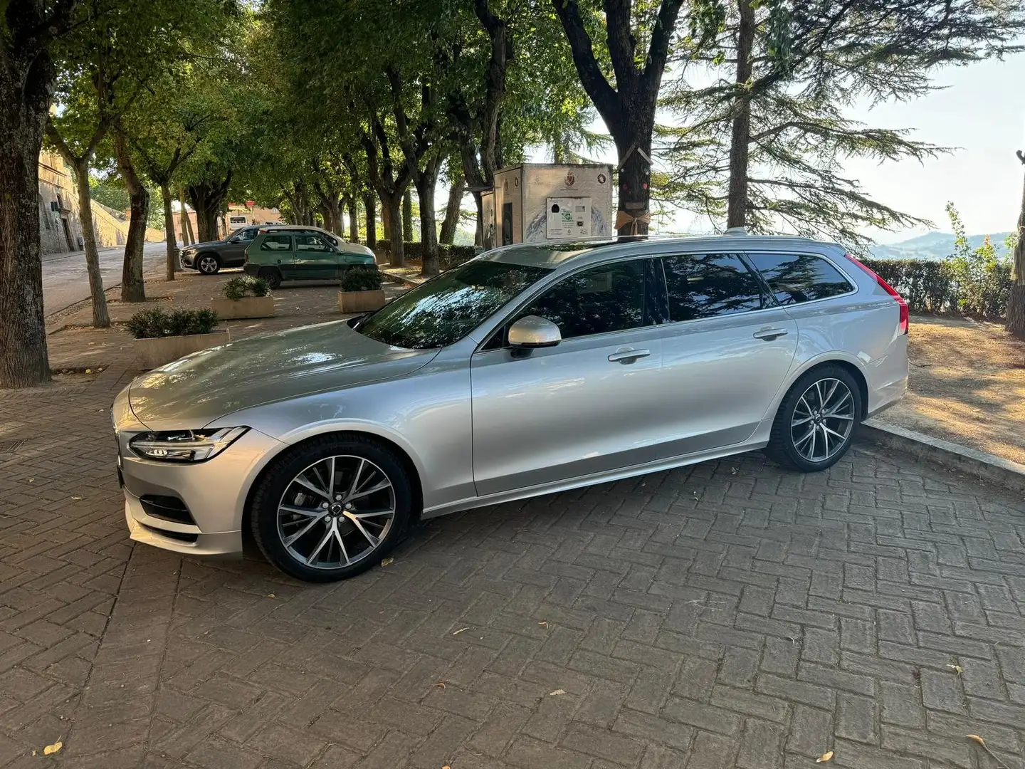 Volvo V90 V90 2.0 d3 Business Plus autocarro iva esposta Argento - 2