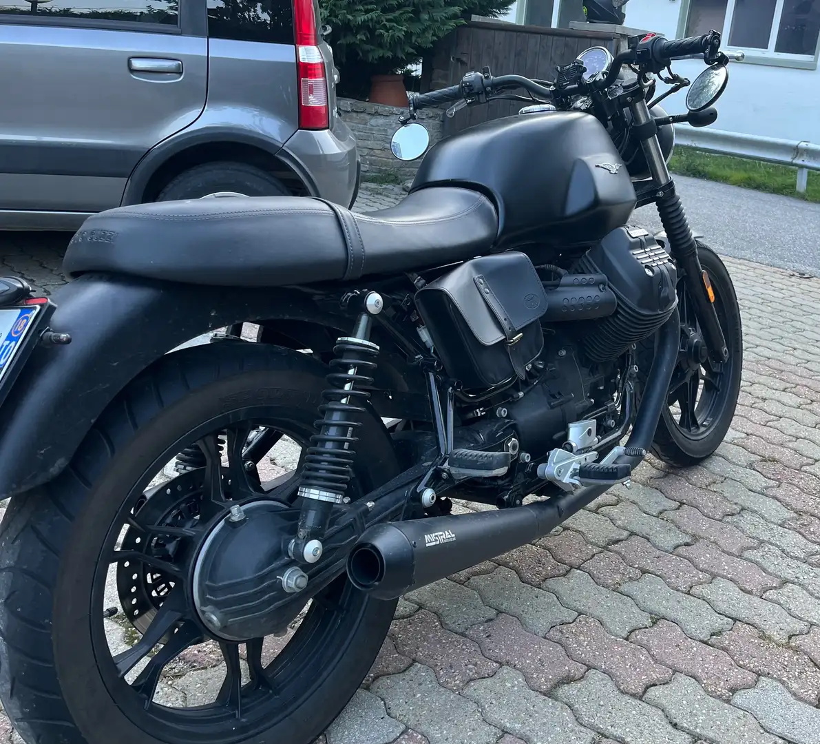 Moto Guzzi V 7 III stone 2018 Negru - 2