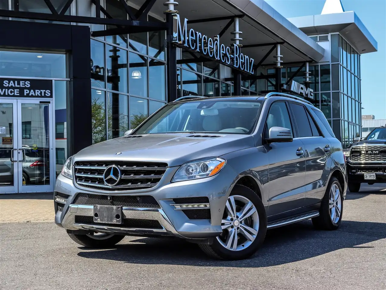 Mercedes-Benz M-Class снимка Mercedes-Benz M-Class