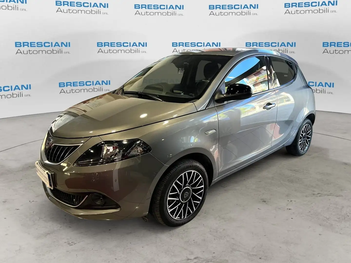 Lancia Ypsilon Ypsilon 1.0 FireFly 5 porte S&S Hybrid Platino Gris - 1