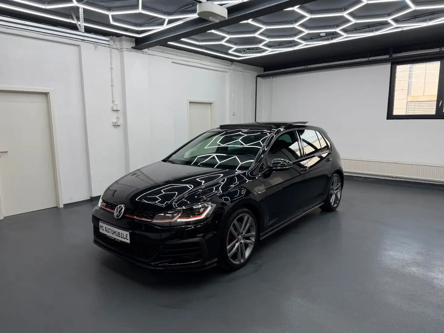 Volkswagen Golf GTI BMT/Start-Stopp *ACC*PANORAMA*SCHALTER* Schwarz - 1
