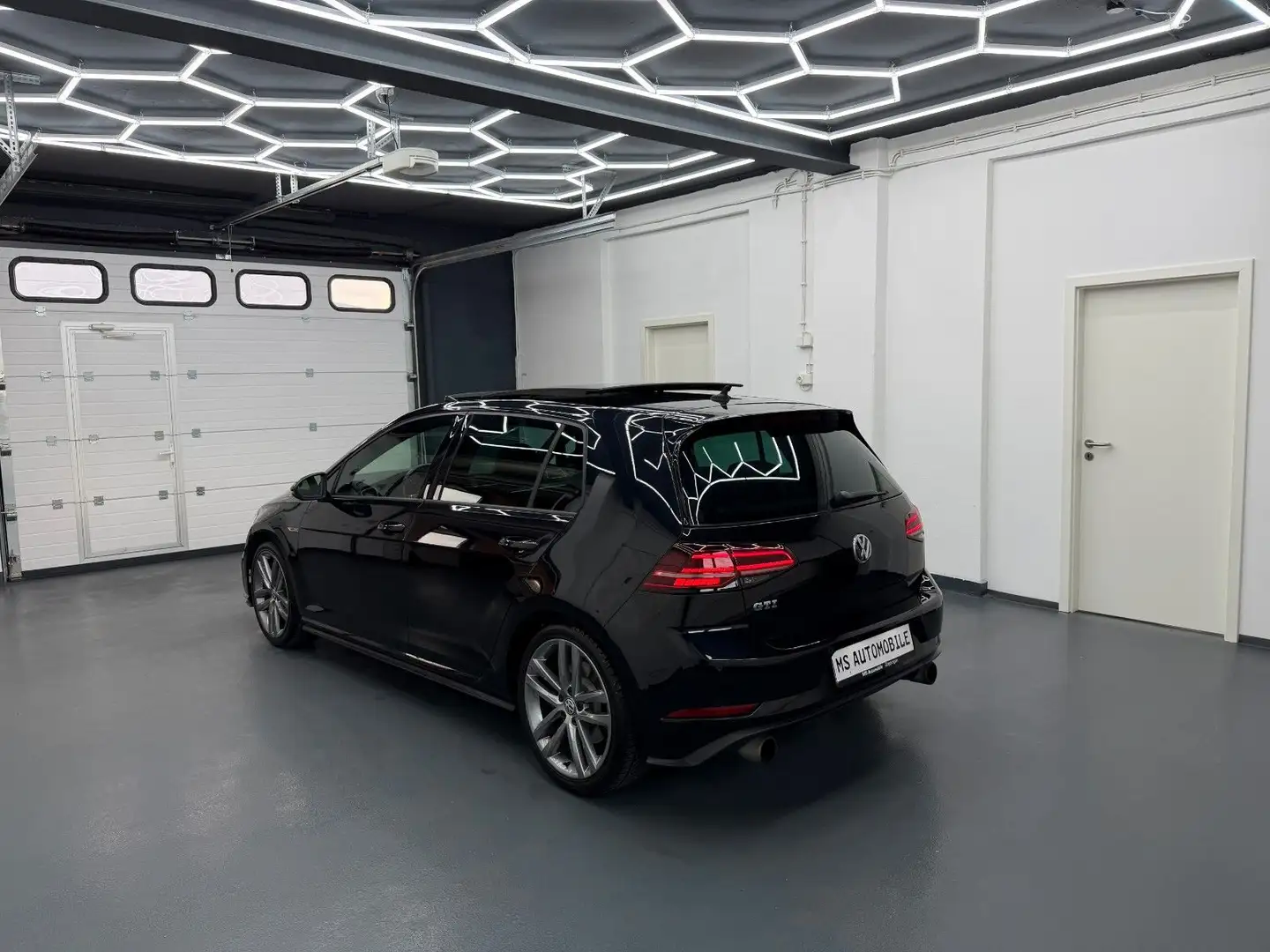 Volkswagen Golf GTI BMT/Start-Stopp *ACC*PANORAMA*SCHALTER* Schwarz - 2