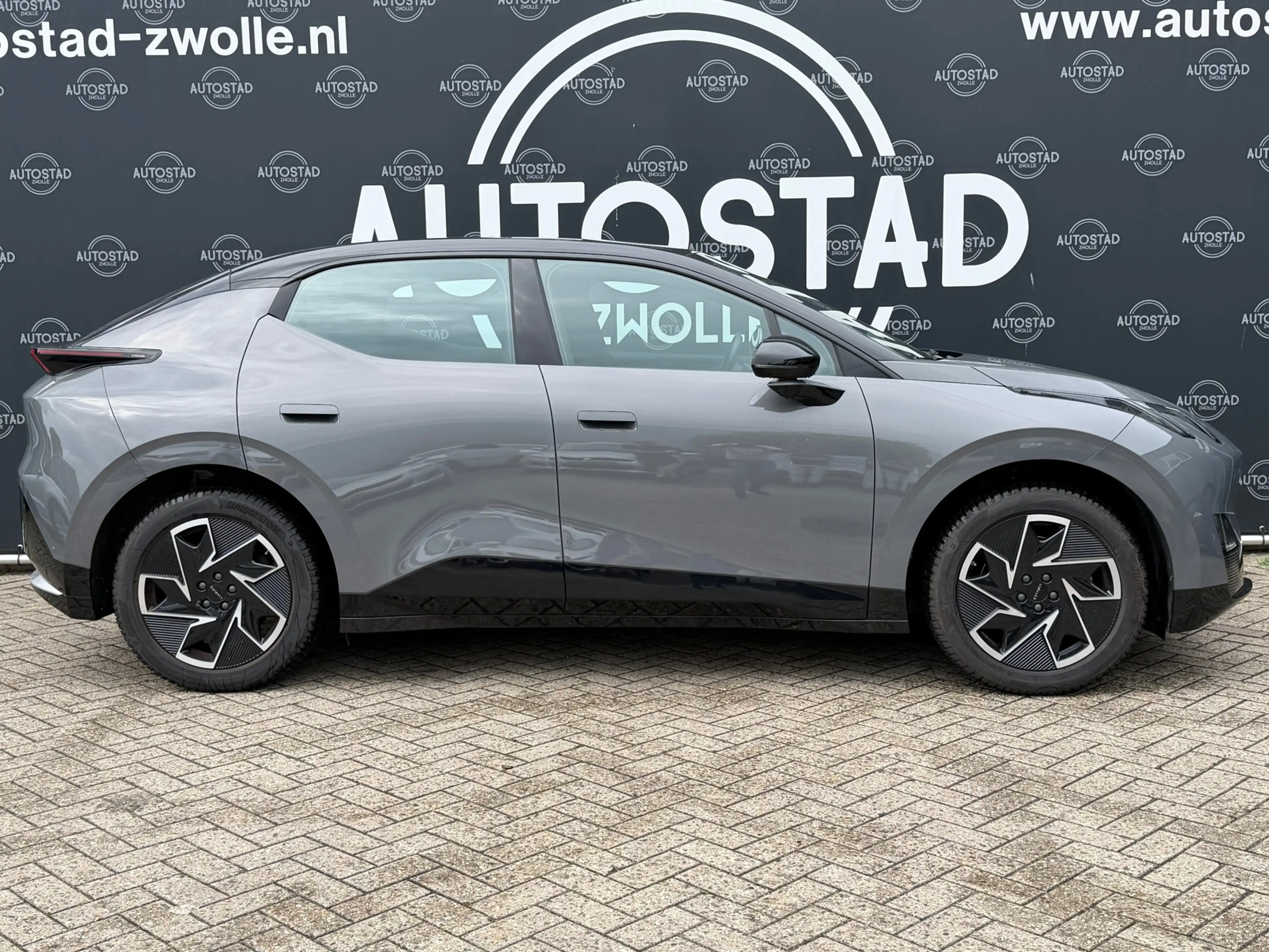 Lynk & Co 02 Core 66 kWh NL-Auto / Pano / Apple Carplay / Navi — photo 9