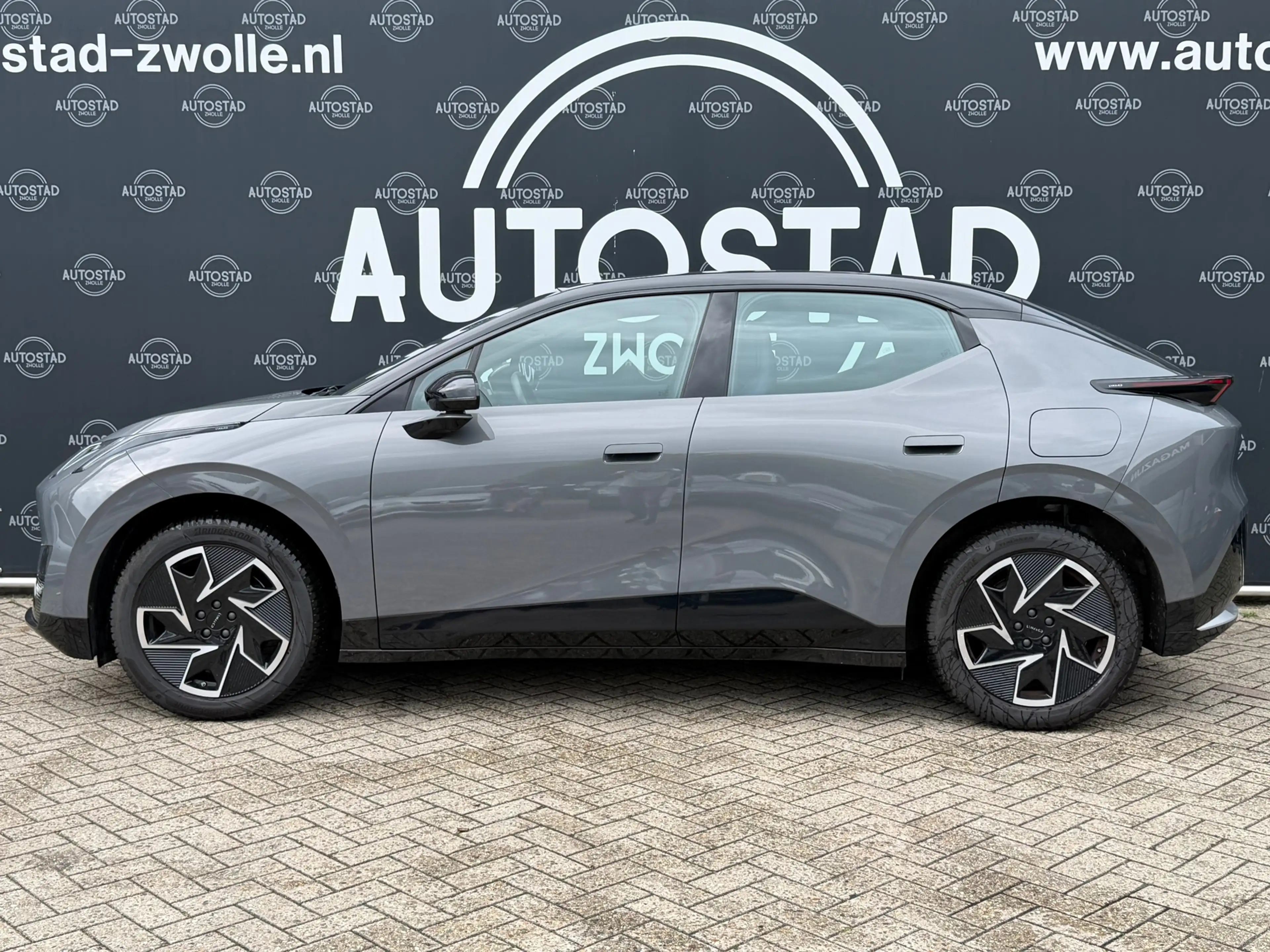 Lynk & Co 02 Core 66 kWh NL-Auto / Pano / Apple Carplay / Navi — photo 2