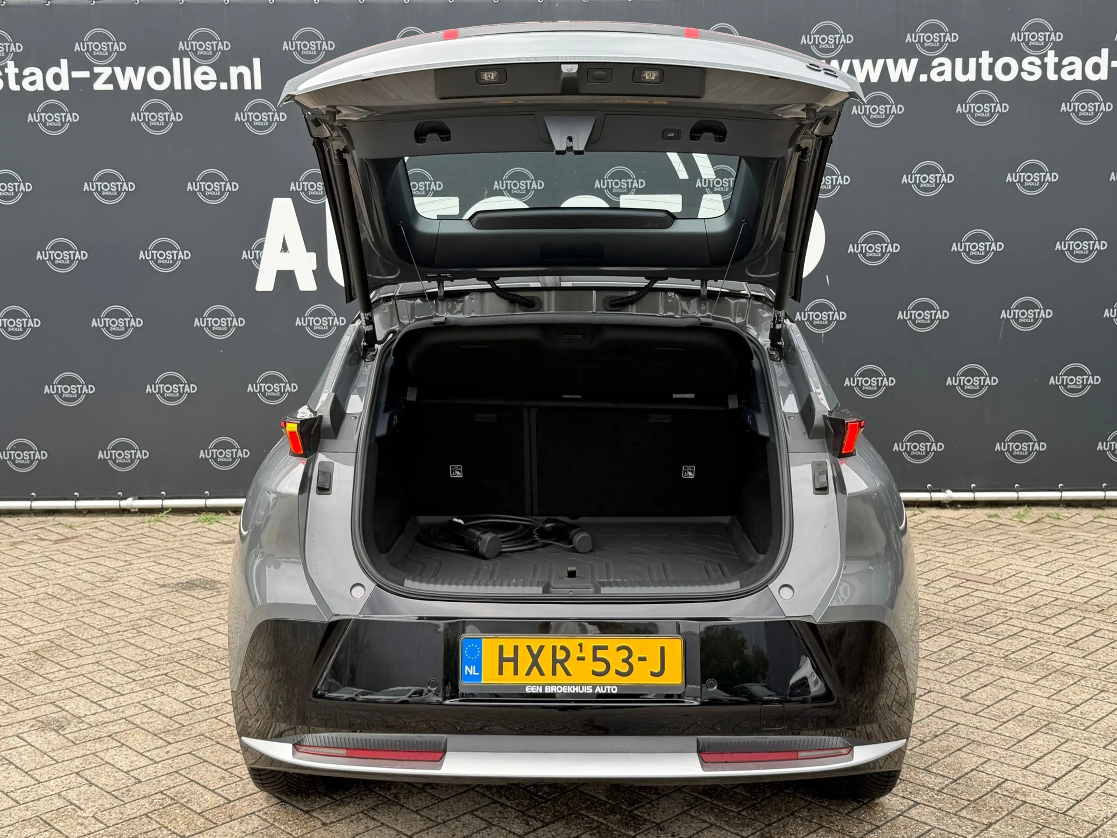 Lynk & Co 02 Core 66 kWh NL-Auto / Pano / Apple Carplay / Navi — photo 5