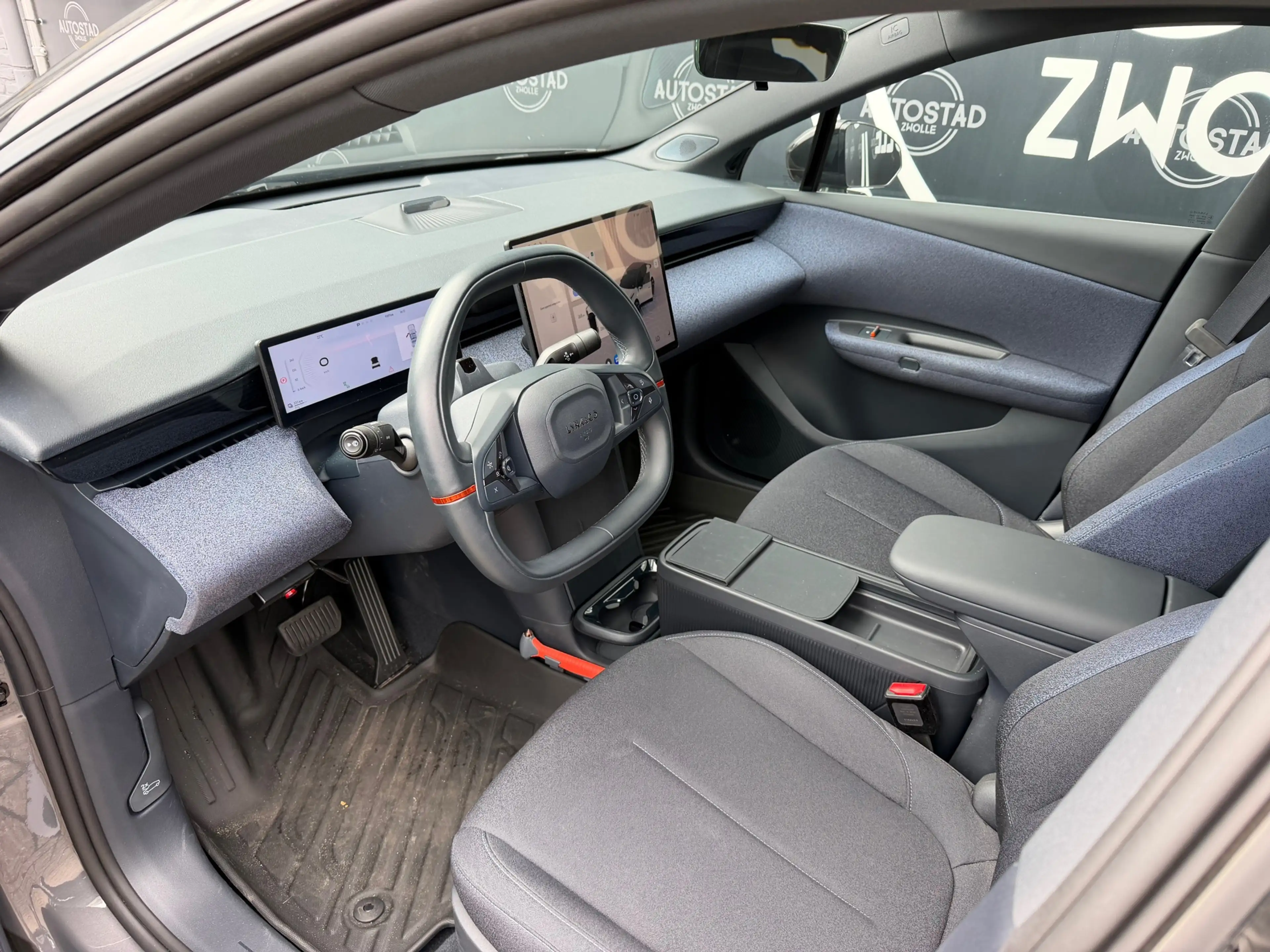 Lynk & Co 02 Core 66 kWh NL-Auto / Pano / Apple Carplay / Navi — photo 11