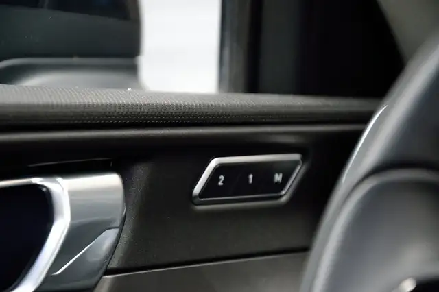 Lynk & Co 01 view 18