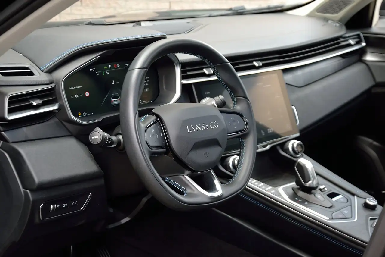 Lynk & Co 01 2022