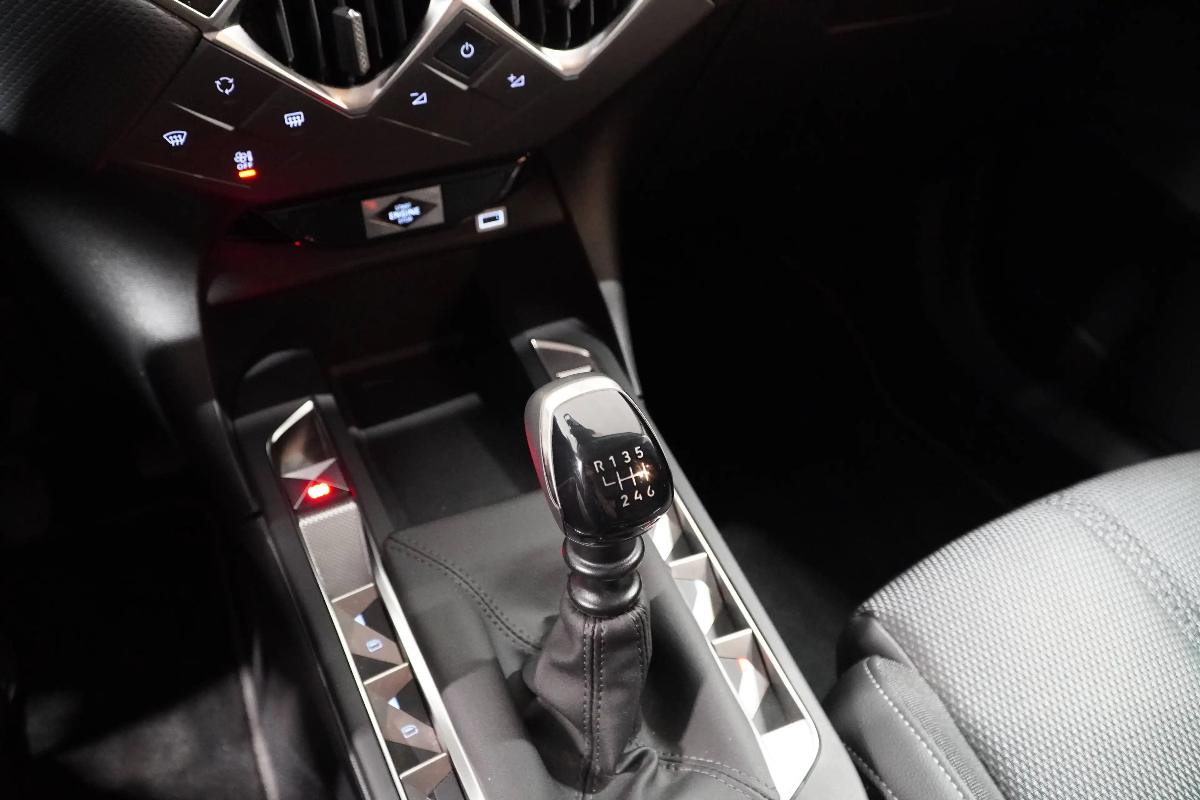 DS Automobiles DS 3 DS 3 1.2 PureTech Bastille Bastille — photo 18