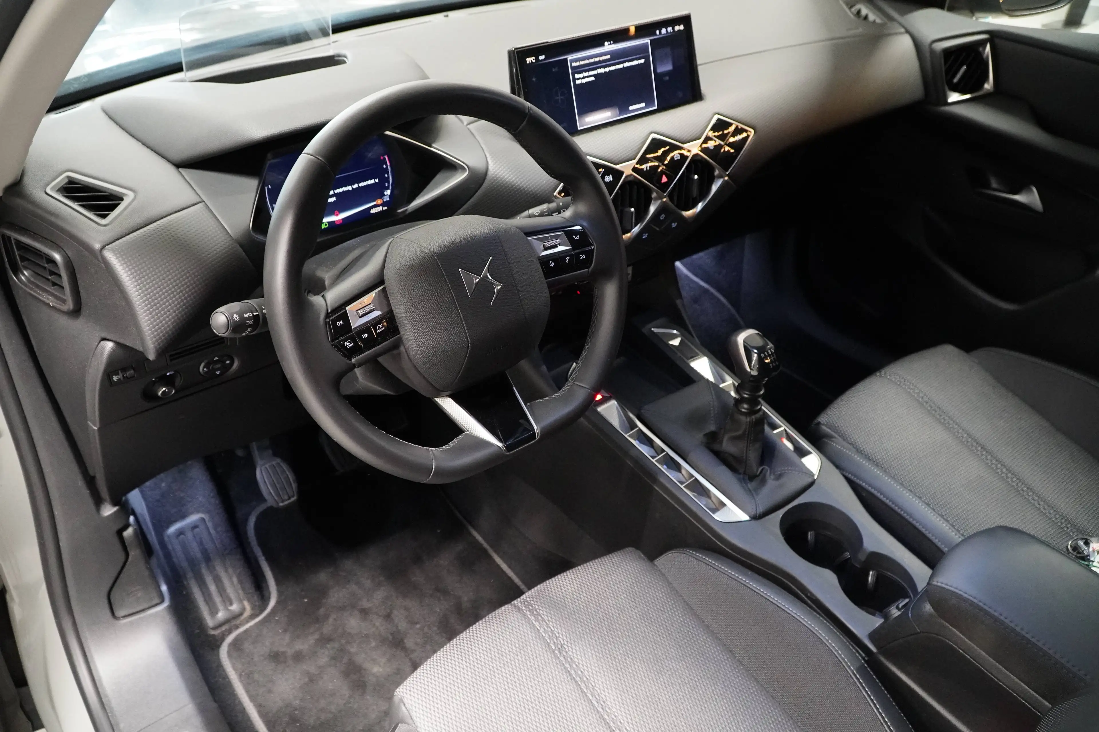 DS Automobiles DS 3 DS 3 1.2 PureTech Bastille Bastille — photo 10