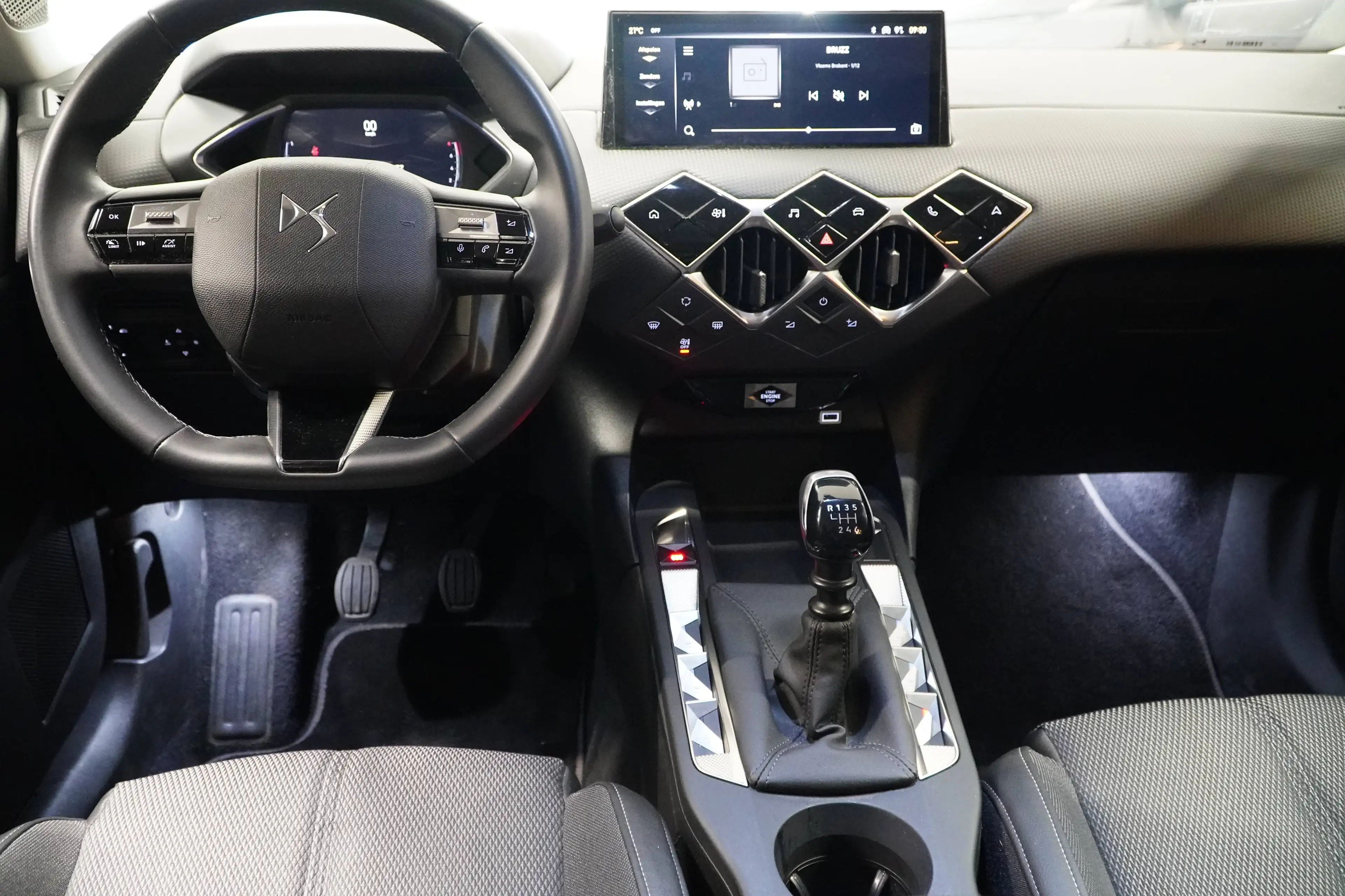 DS Automobiles DS 3 DS 3 1.2 PureTech Bastille Bastille — photo 12