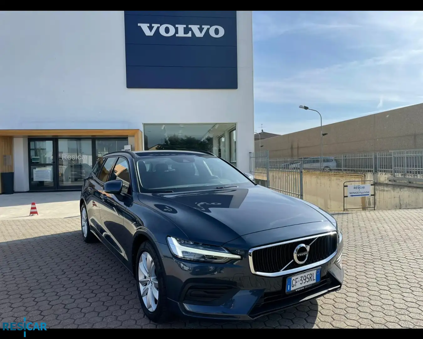 Volvo V60 2.0 B4 Momentum Business Pro Blu/Azzurro - 1