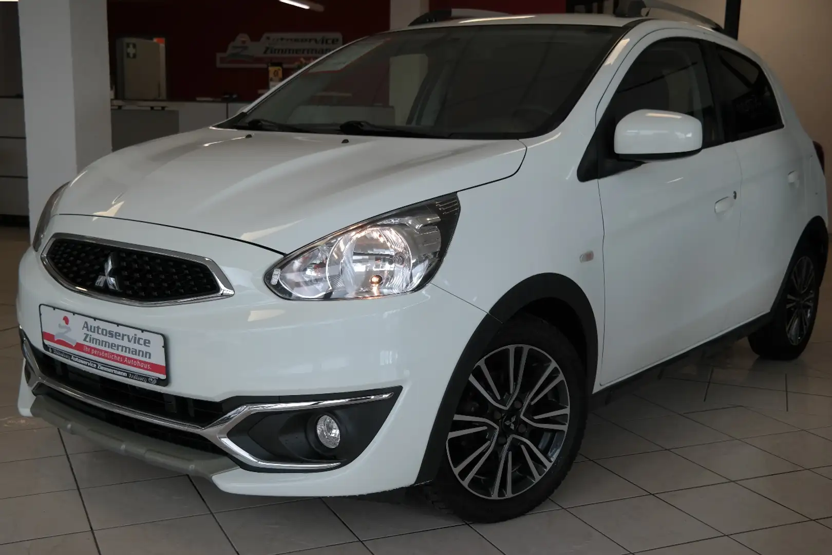 Mitsubishi Space Star Edition+ m. Cross-Paket 1.2 5-Gang Weiß - 1