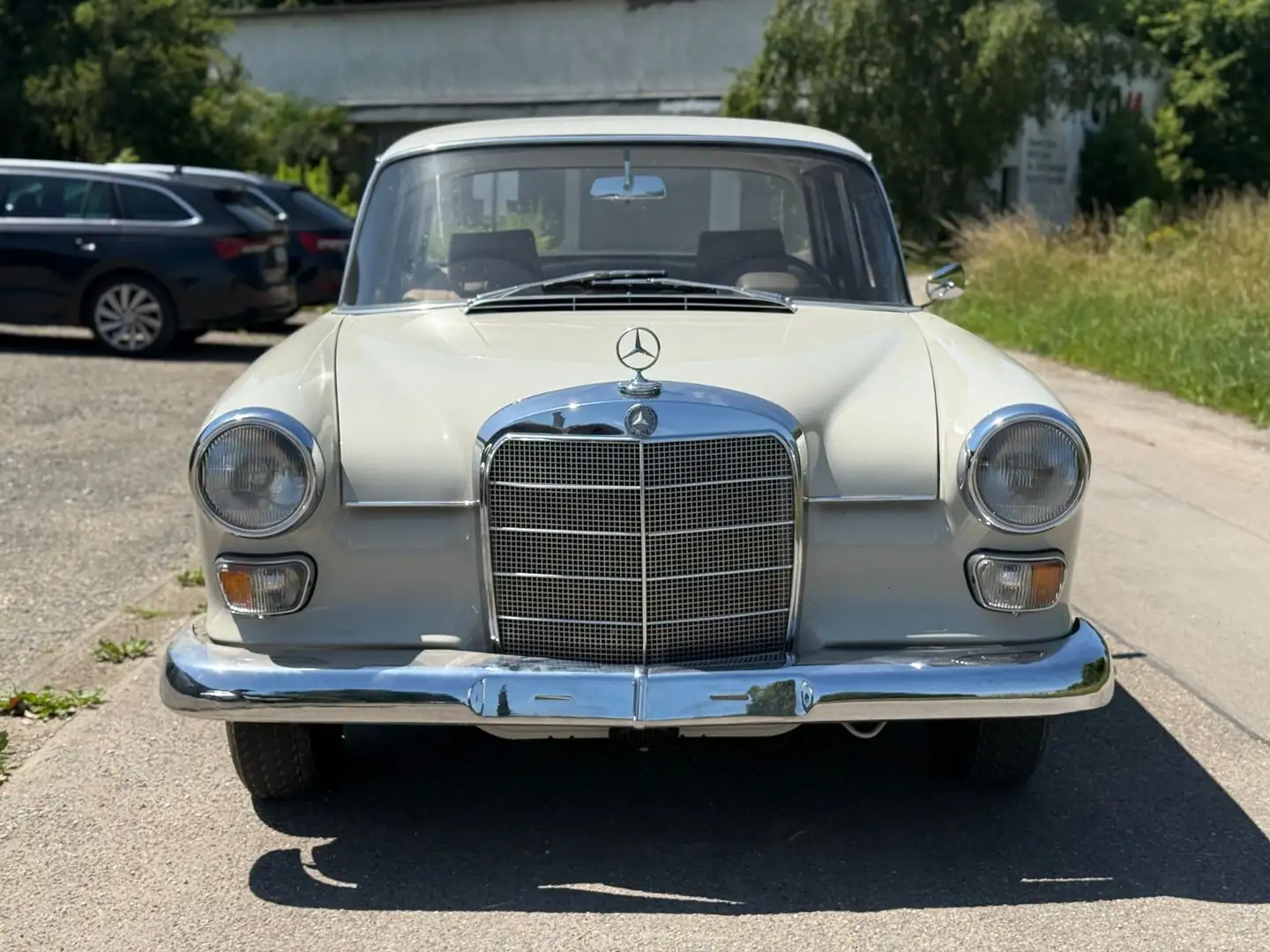 Mercedes-Benz 230 W110 Heckflosse  *H-Zulassung*Automatik* Blanc - 2