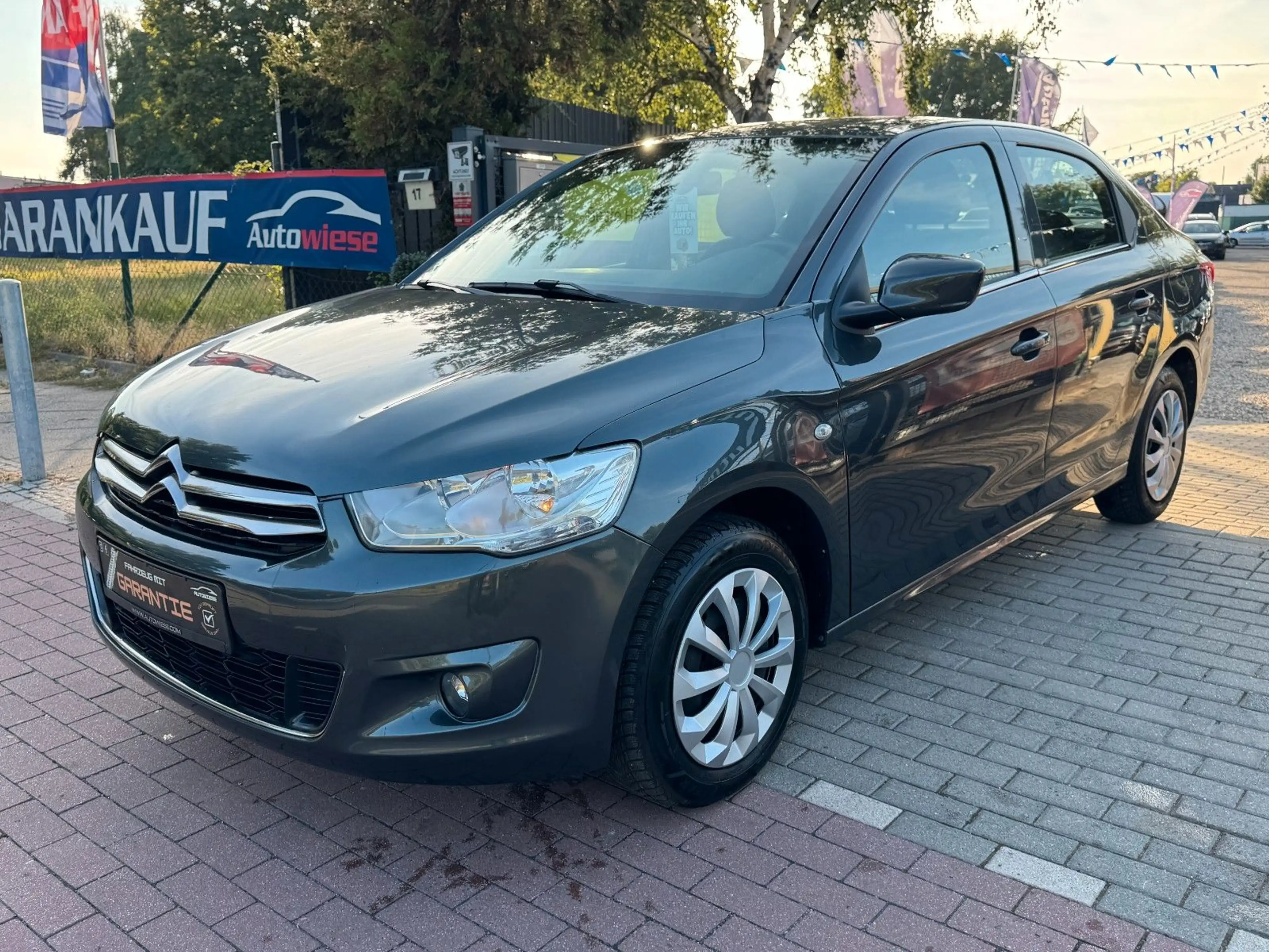 Citroen C-Elysée Selection 1.6*Klimaautomatik*Tempomat* — photo 8