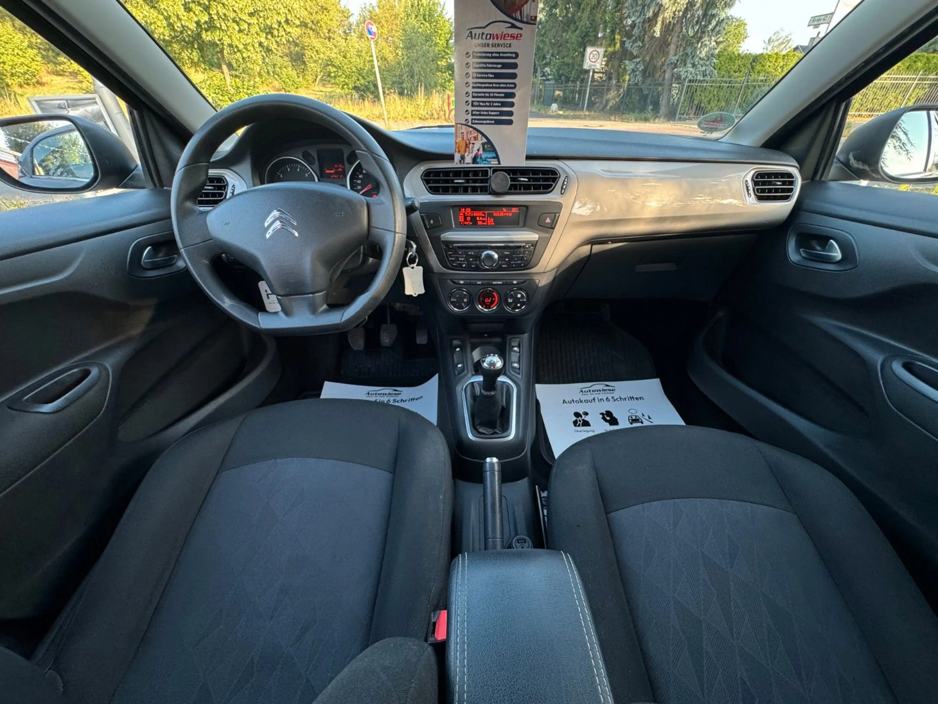 Citroen C-Elysée Selection 1.6*Klimaautomatik*Tempomat* — photo 11