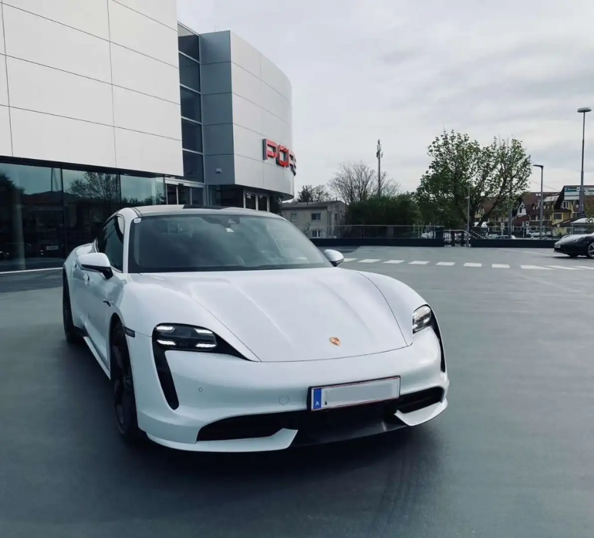 Porsche Taycan Turbo 83,7kWh - 1