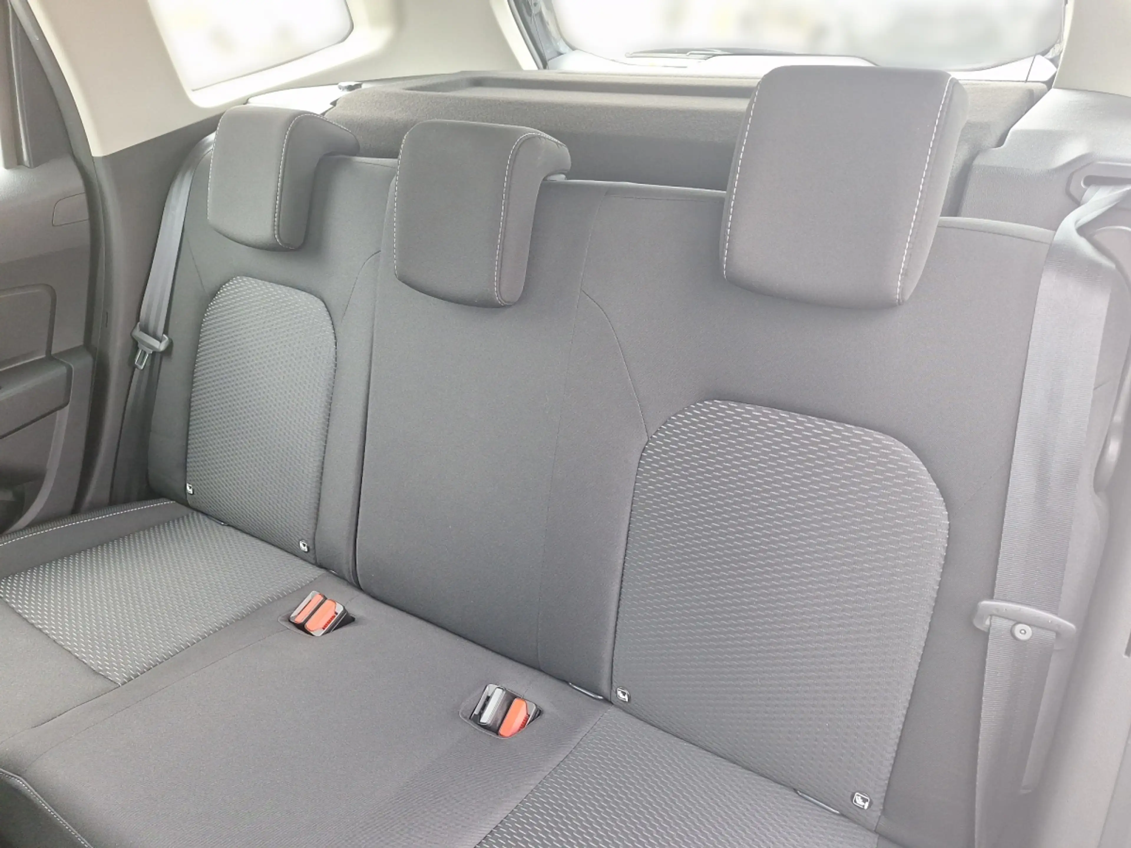 Dacia Duster Jubiläum TCe 130 — photo 11