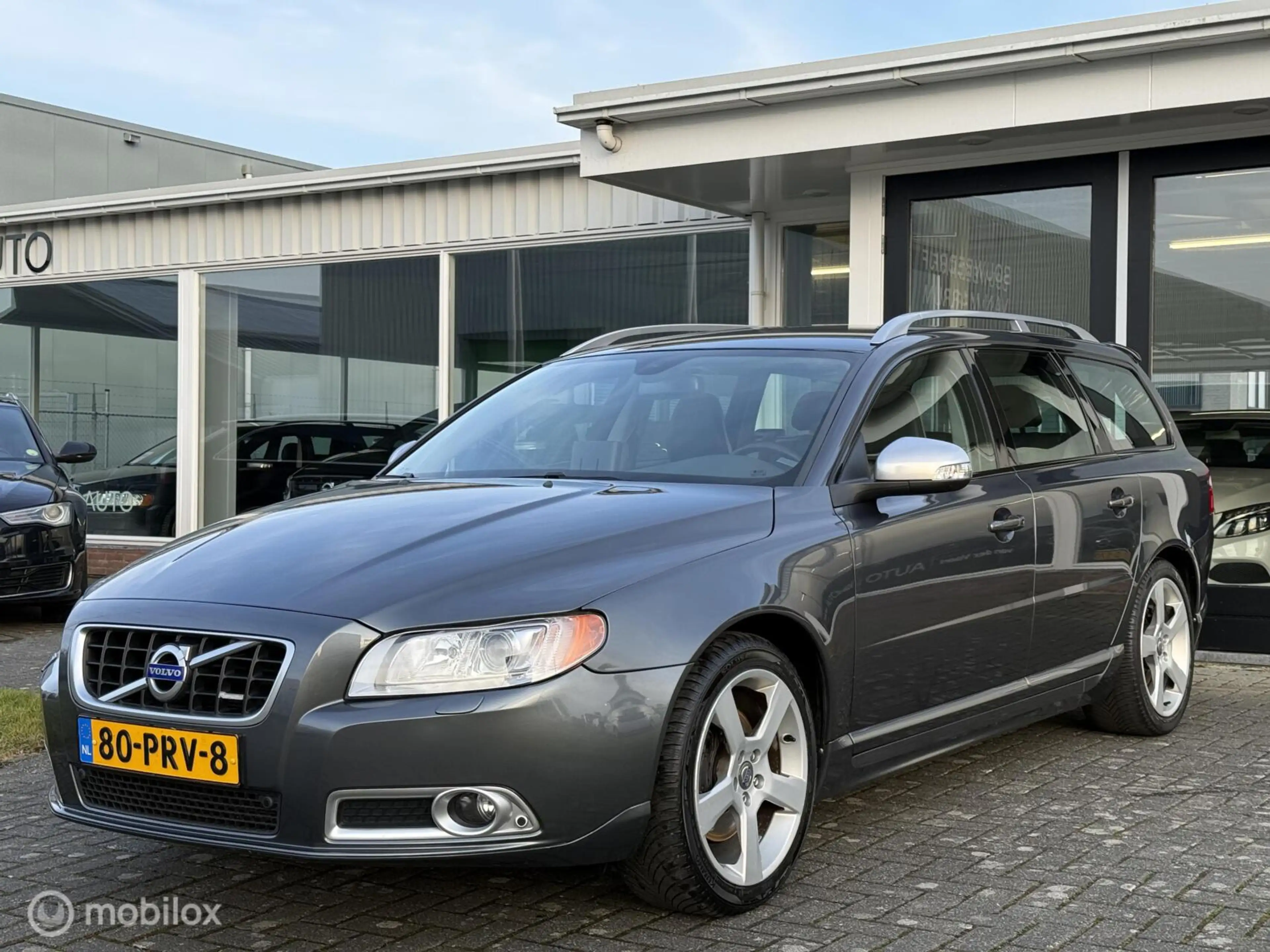 Volvo V70 2.0T R-Edition / NIEUWE MOTOR / R-Design / Leder — photo 15