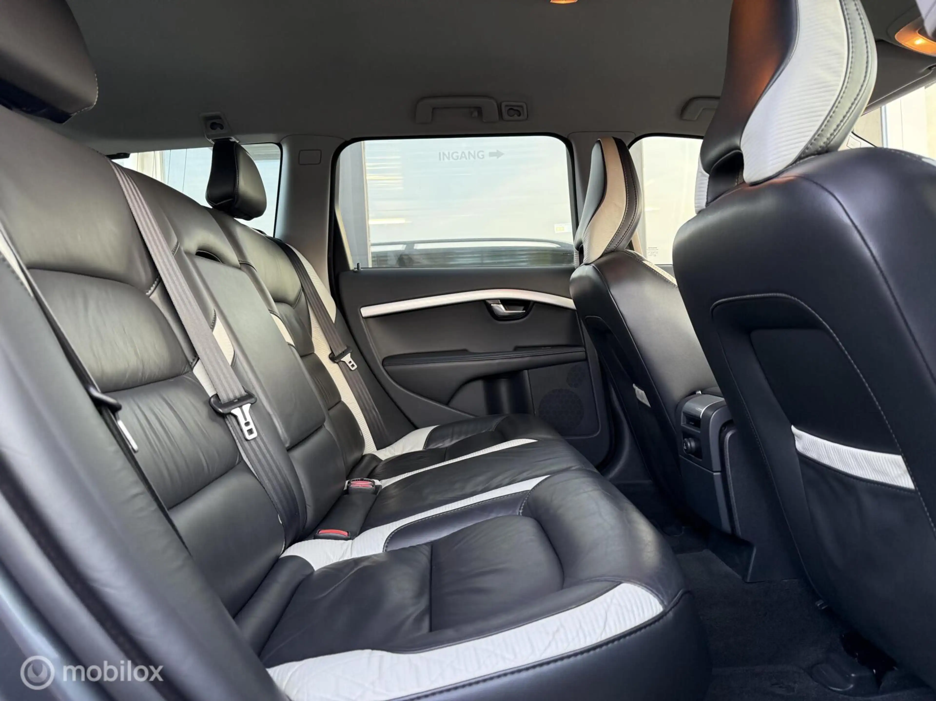 Volvo V70 2.0T R-Edition / NIEUWE MOTOR / R-Design / Leder — photo 11