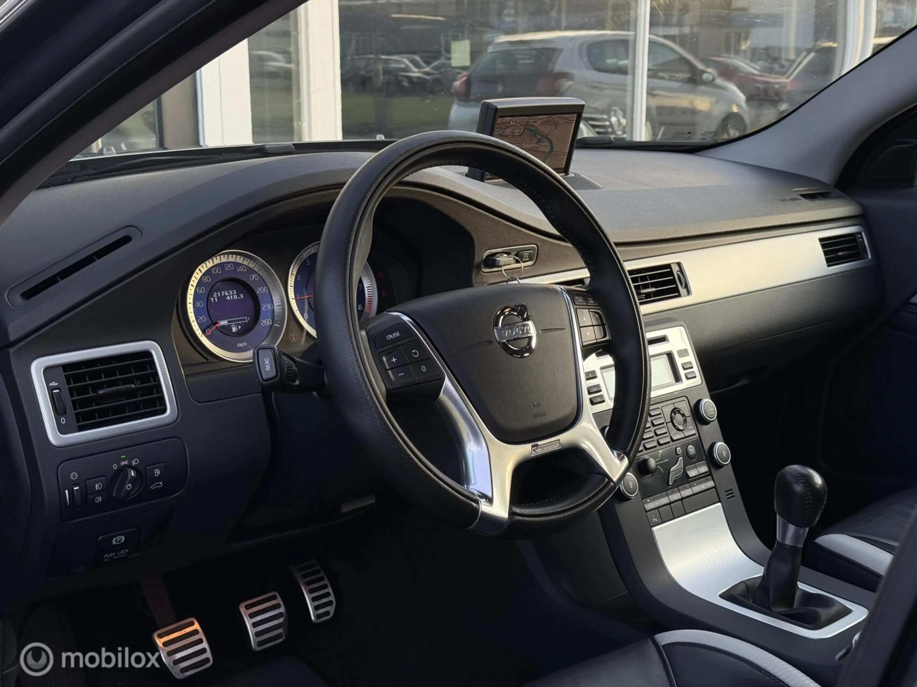 Volvo V70 2.0T R-Edition / NIEUWE MOTOR / R-Design / Leder — photo 8