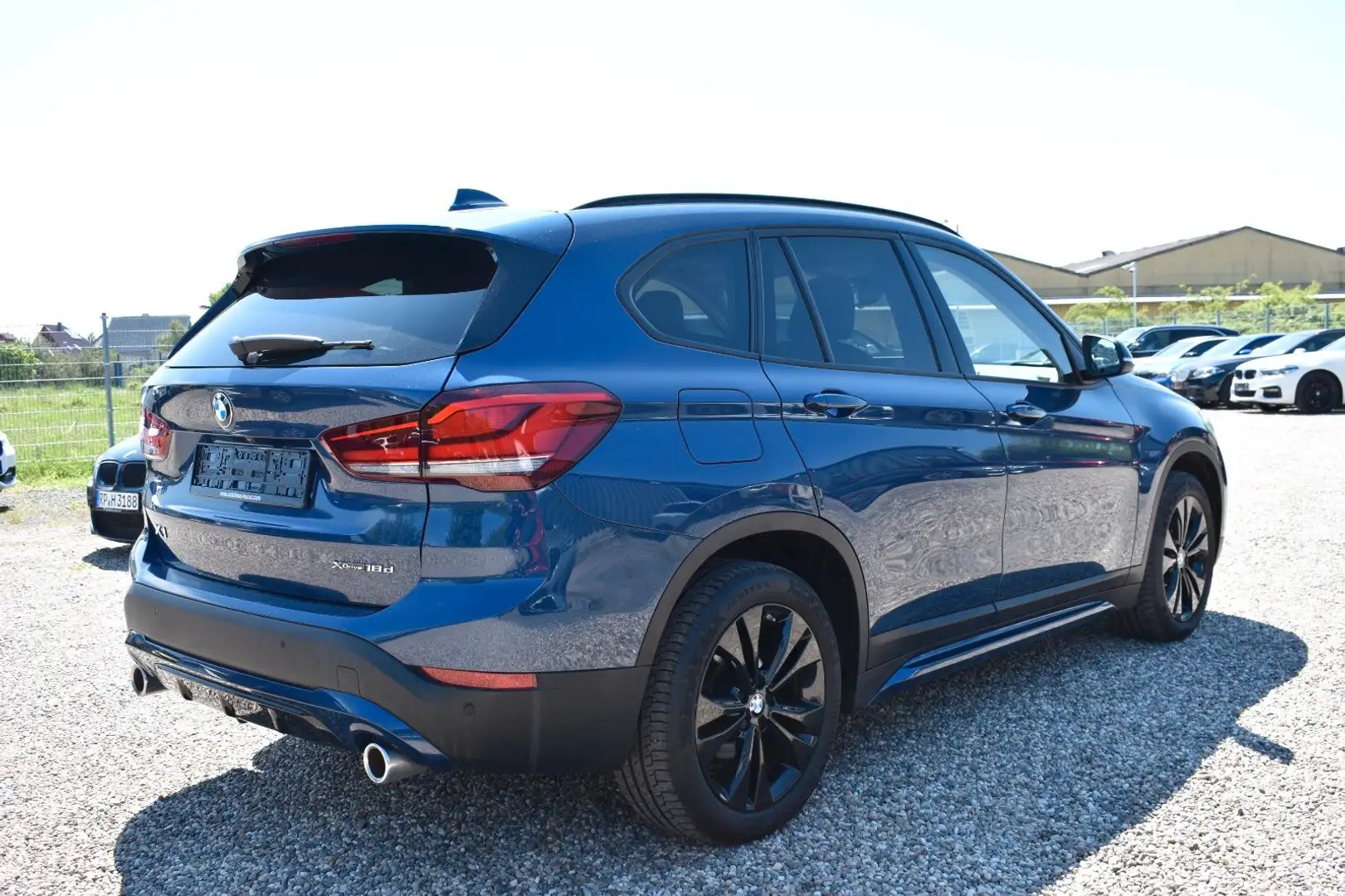 BMW X1 18 d xDrive Sport Line Autom. Kame. Pano HUD Azul - 2