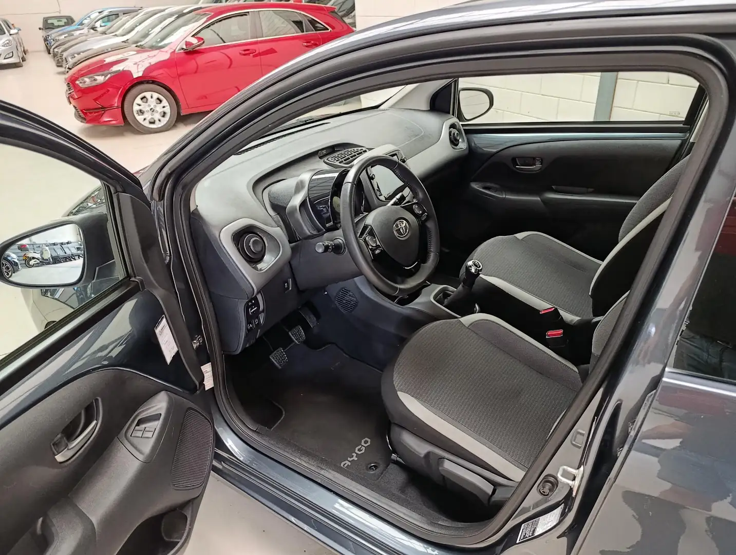 Toyota Aygo 1.0 VVT-i x-play Gris - 2
