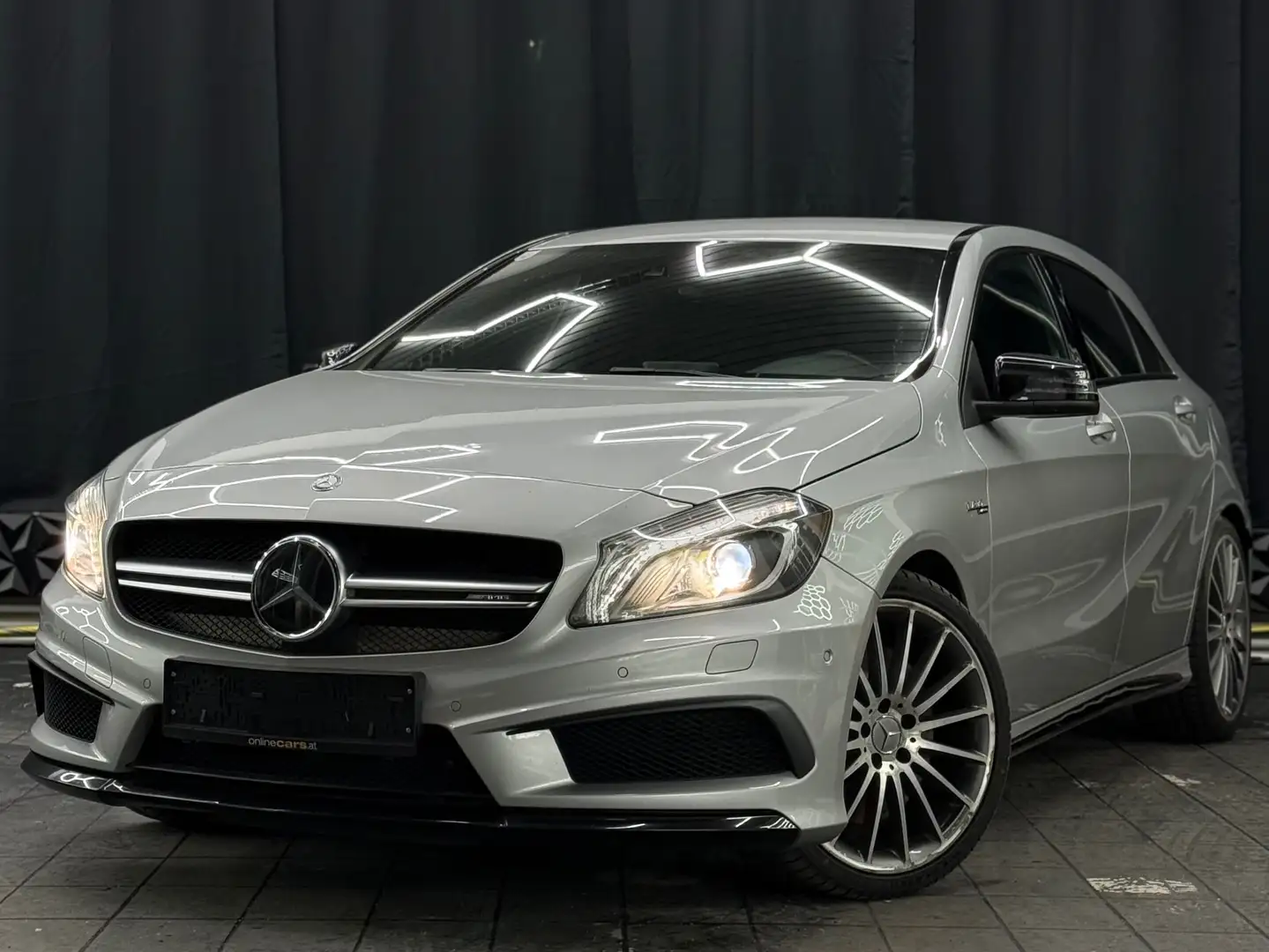 Mercedes-Benz A 45 AMG A 45 AMG 4MATIC Silber - 1