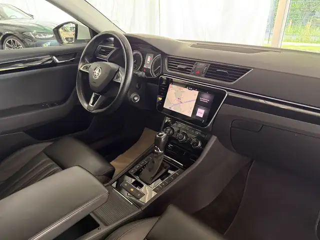 Skoda Superb view 9
