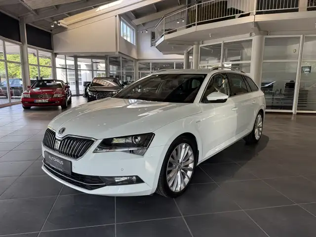Skoda Superb view 2