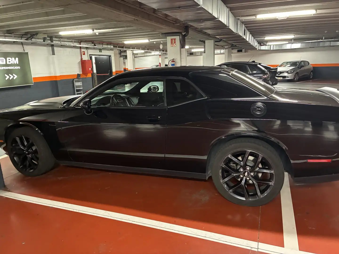 Dodge Challenger - 2