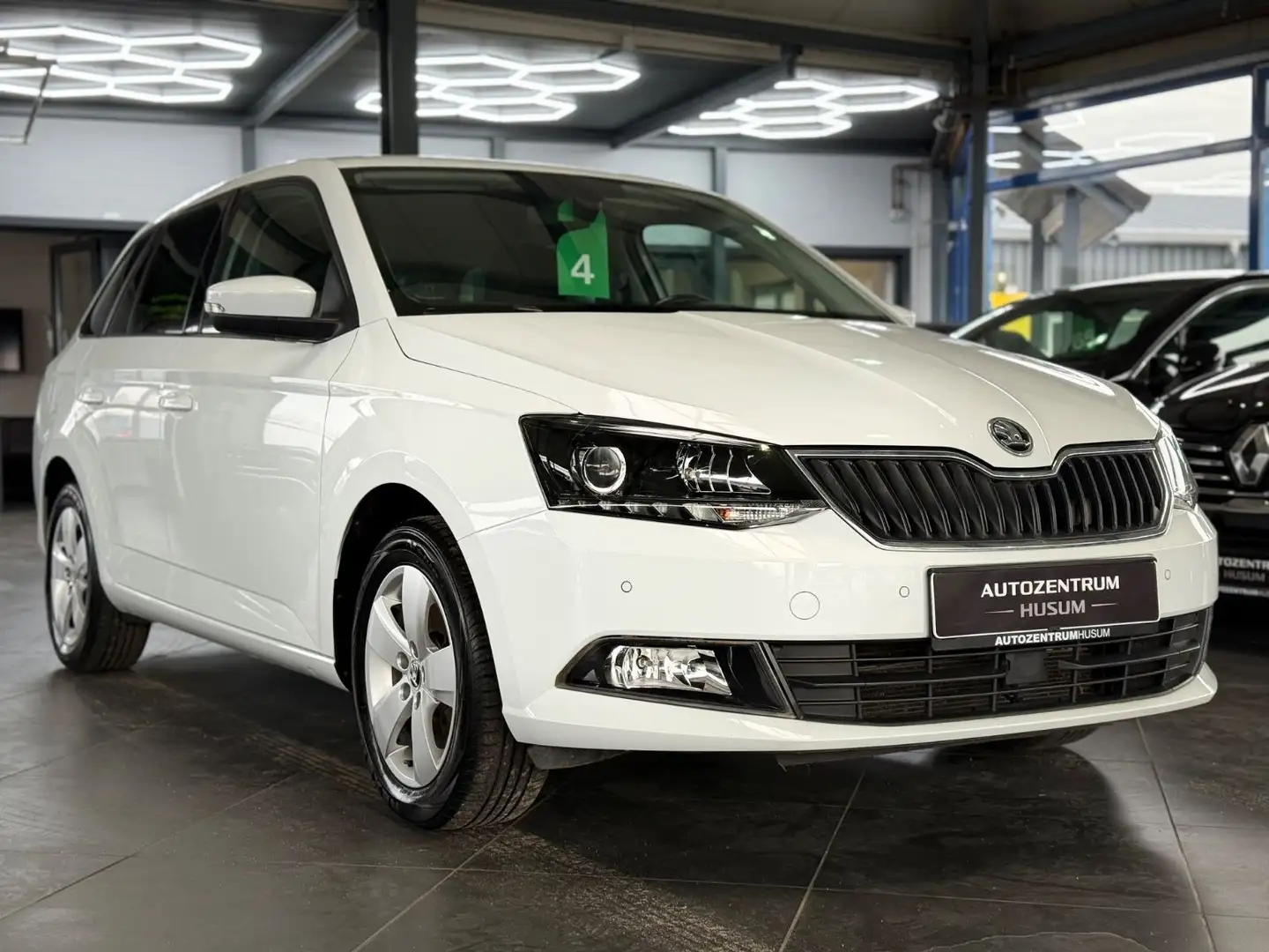 Skoda Fabia Combi Style *HAU/AU NEU*KLIMA*SHZ*TEMPO* Blanc - 1