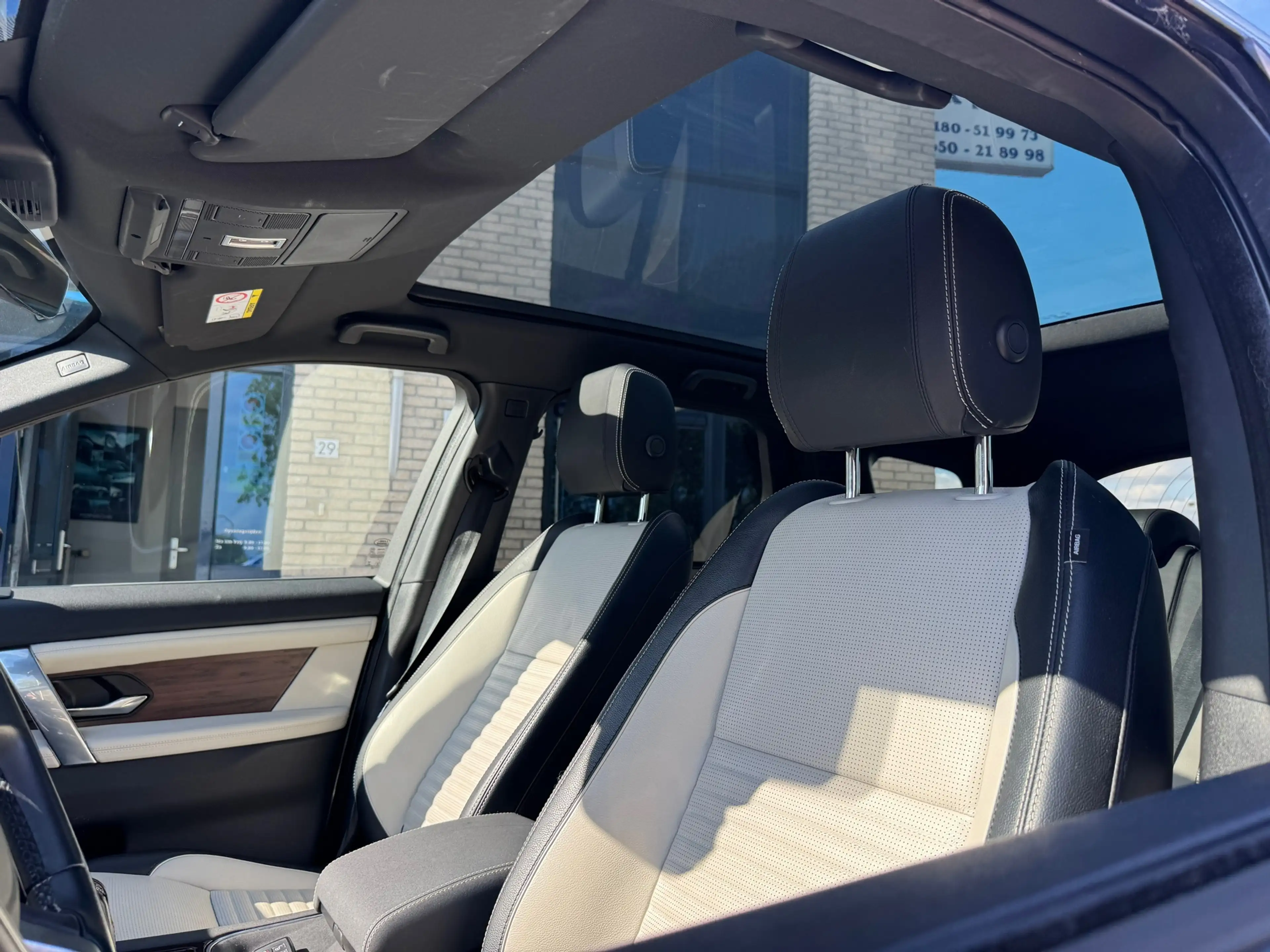 Land Rover Discovery Sport P300e 1.5 R-Dynamic S — photo 8